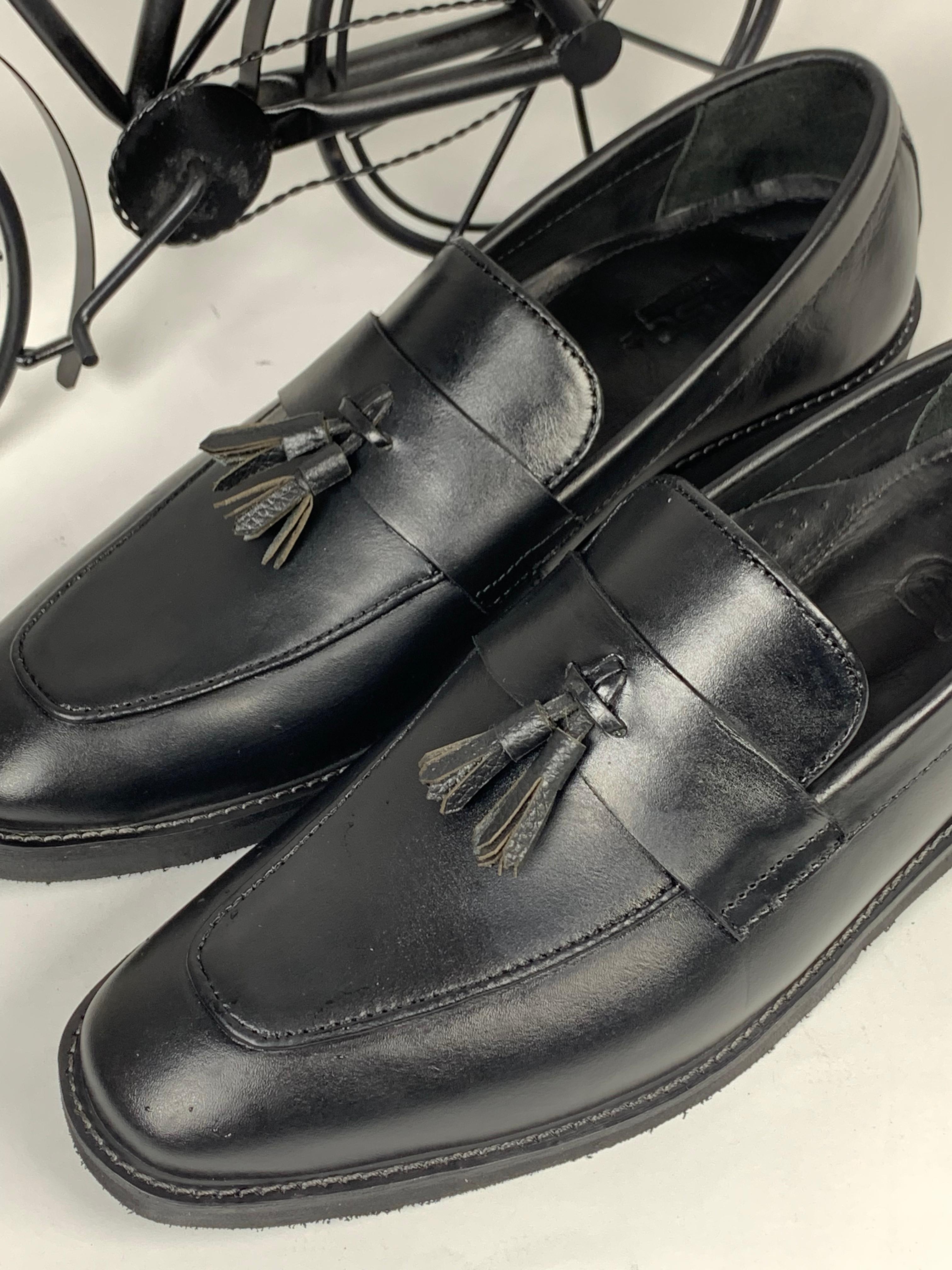 Loafer With Tessels For Men