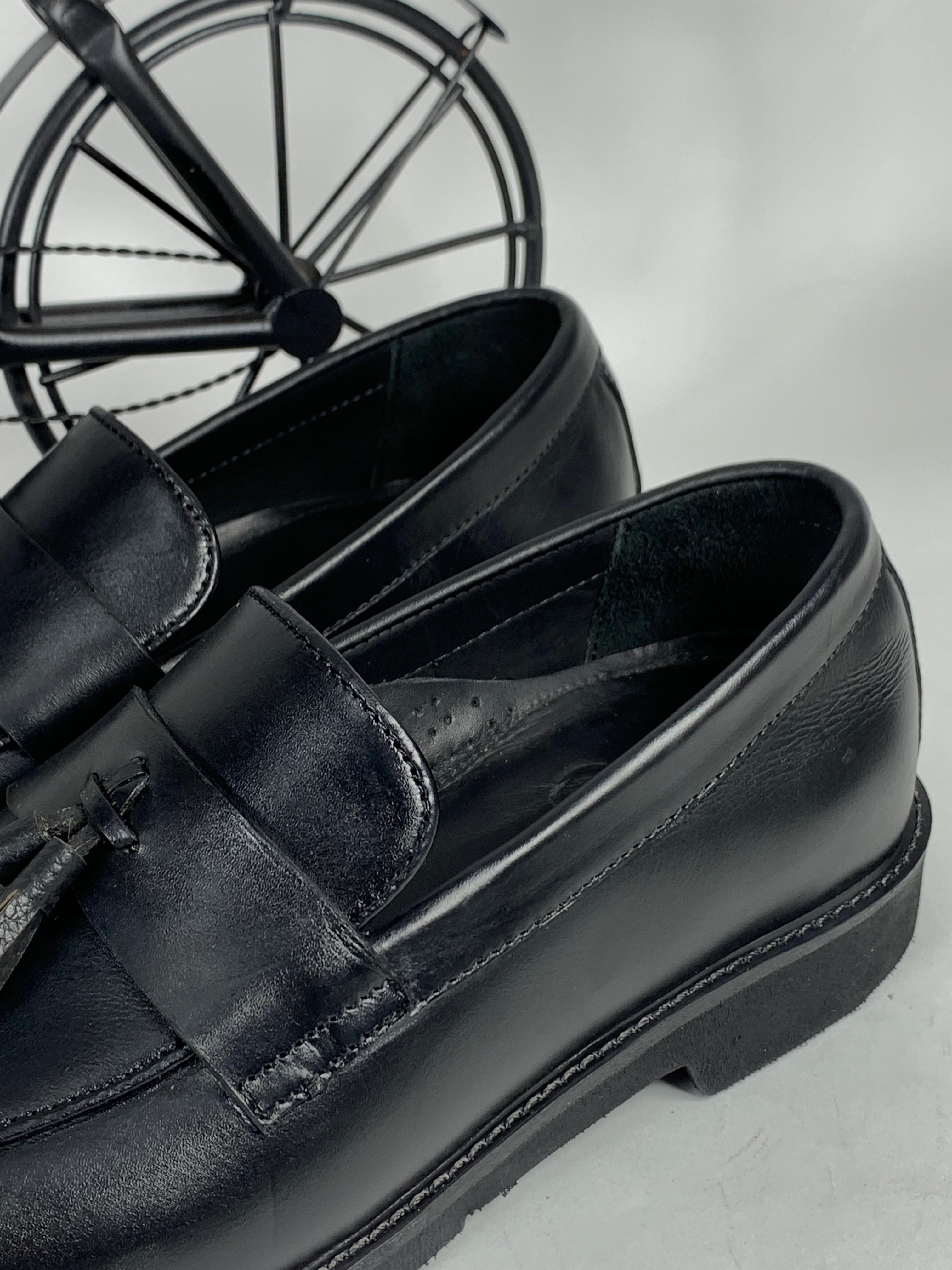 Loafer With Tessels For Men