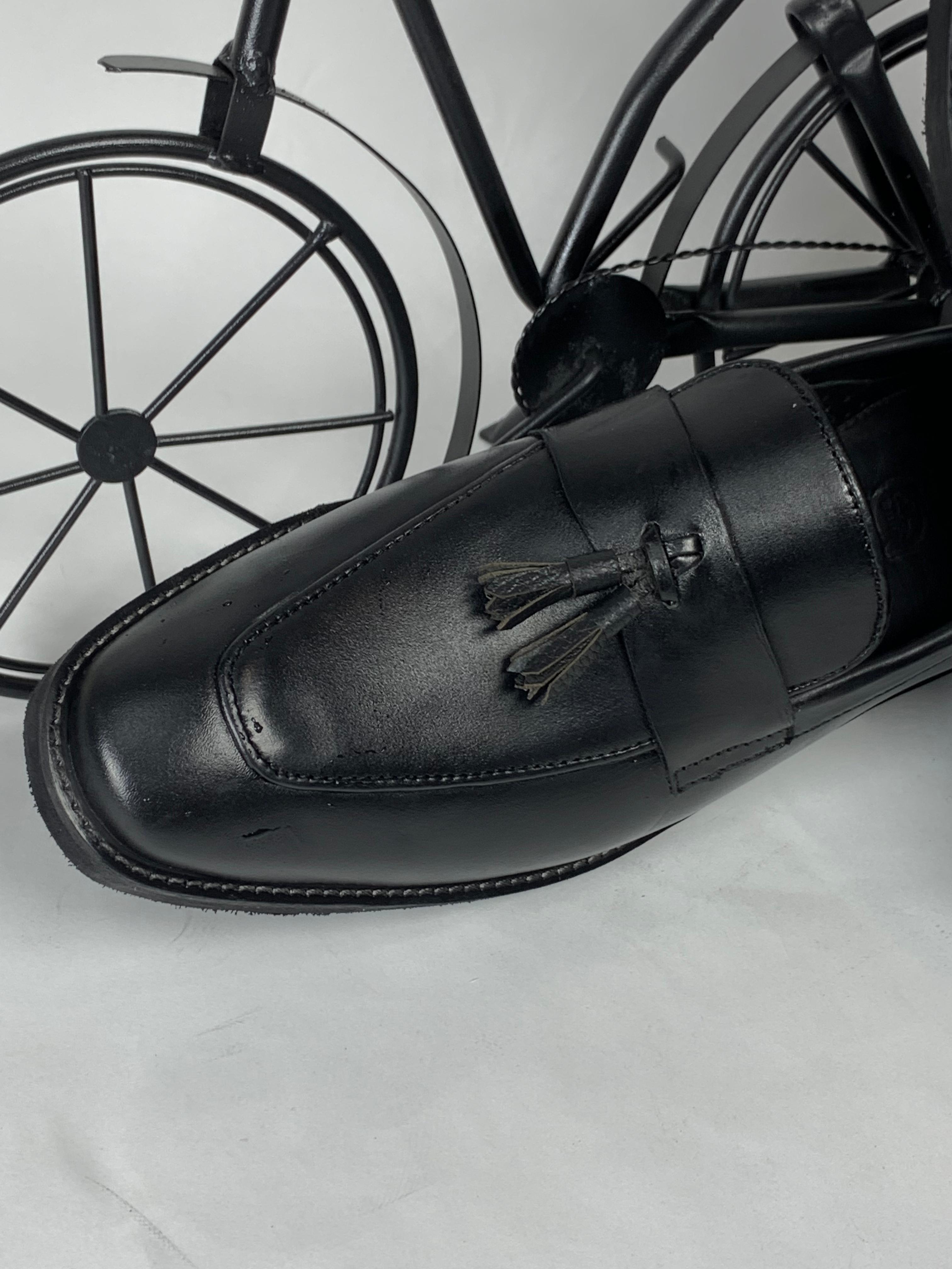 Loafer With Tessels For Men
